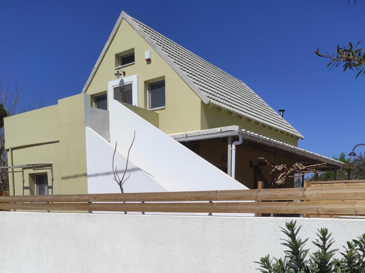 Seaside Jacaranda Apartment Скиниас Екстериор снимка