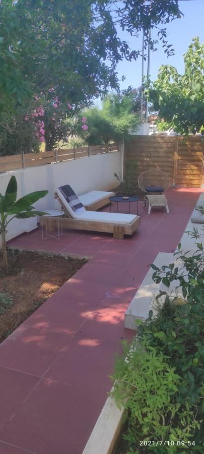 Seaside Jacaranda Apartment Скиниас Екстериор снимка