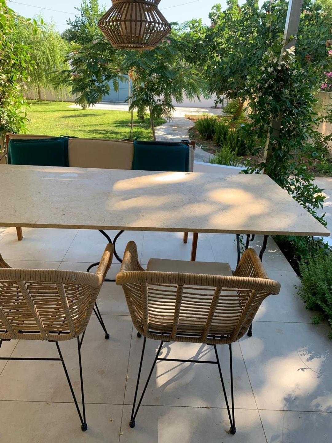 Seaside Jacaranda Apartment Скиниас Екстериор снимка