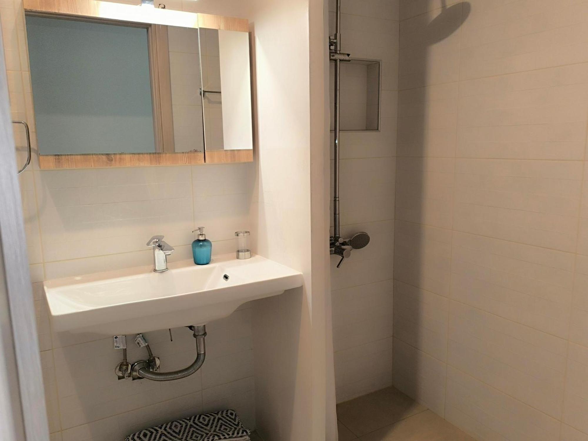 Seaside Jacaranda Apartment Скиниас Екстериор снимка