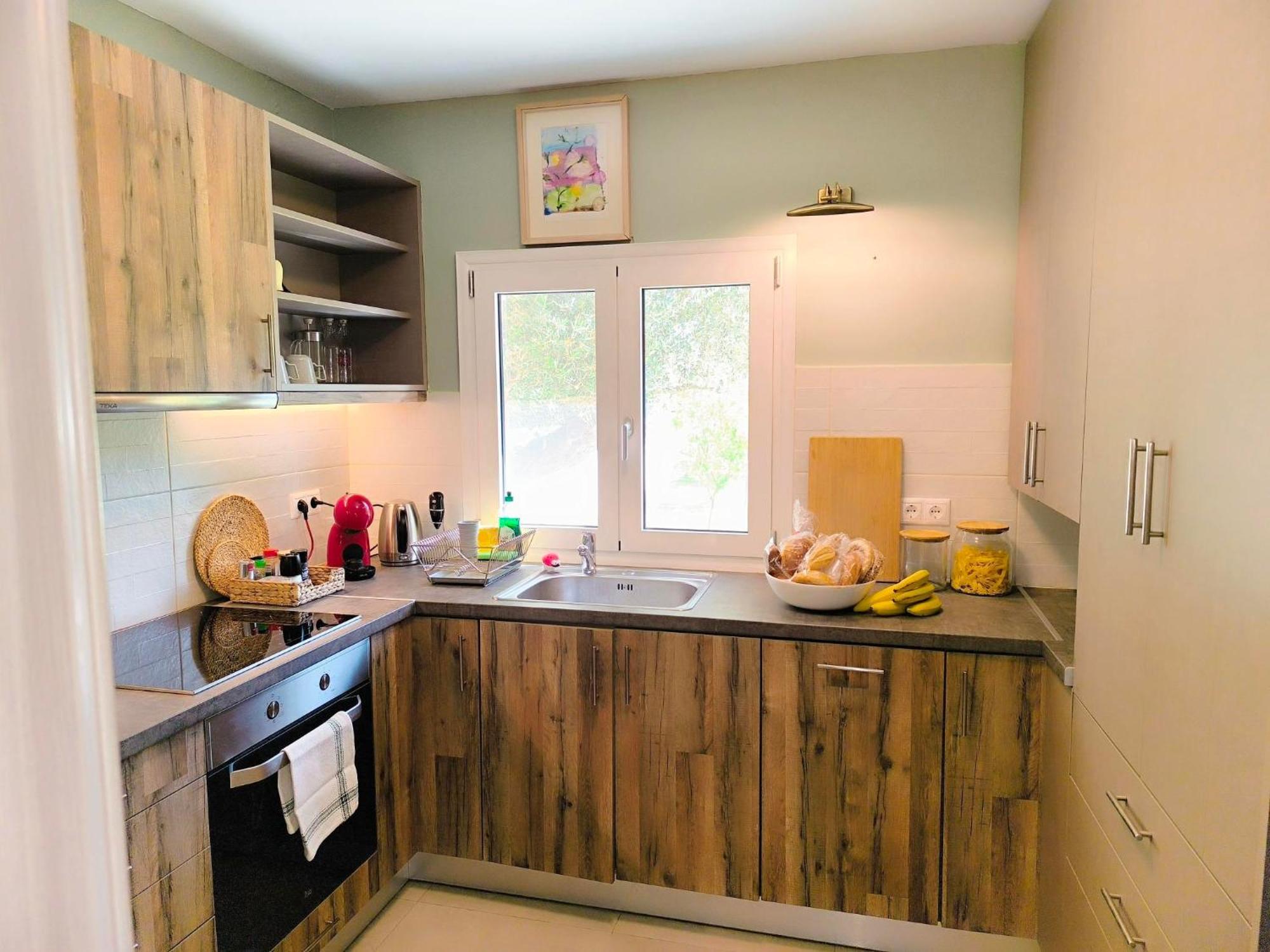 Seaside Jacaranda Apartment Скиниас Екстериор снимка